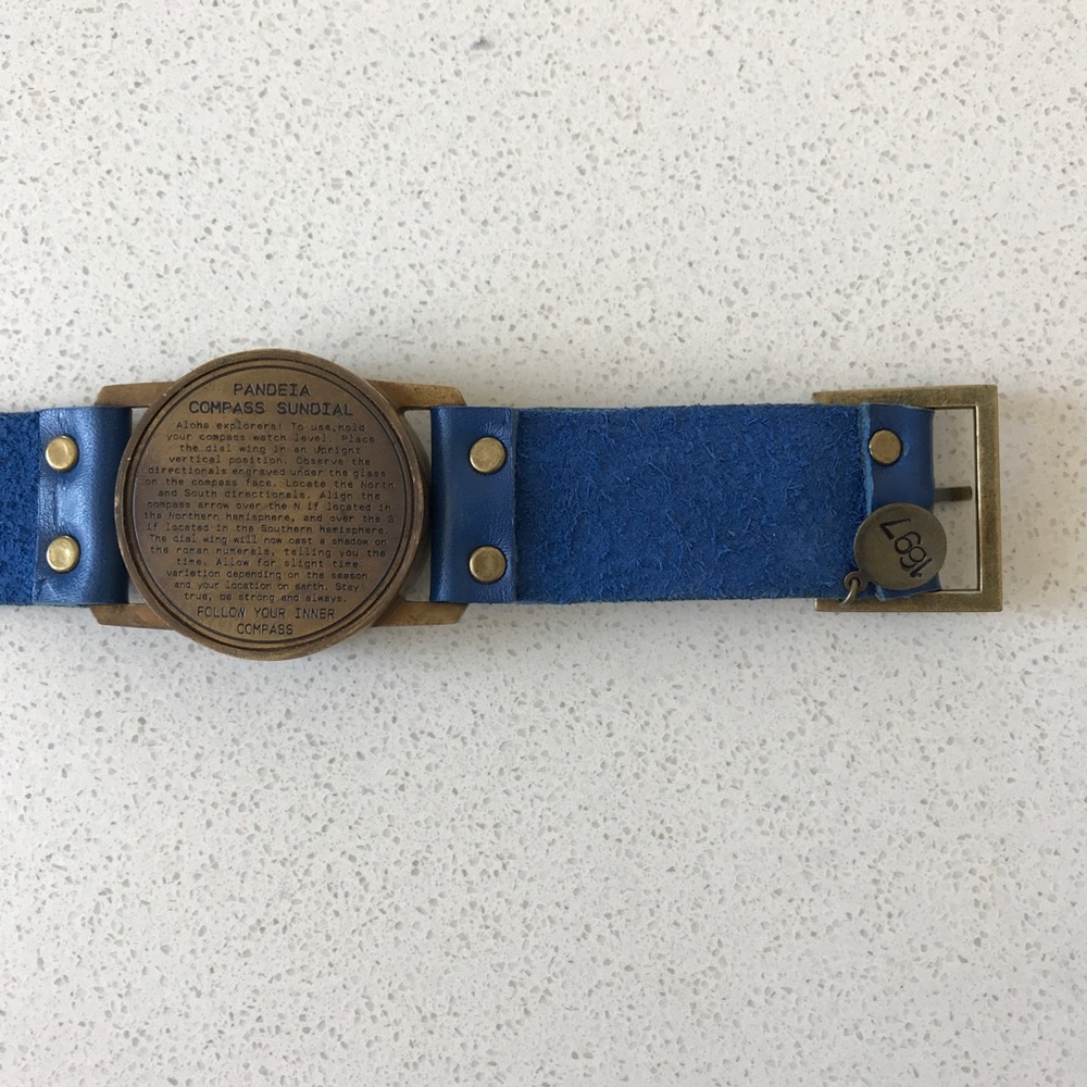 Pandeia (compass sundial watch) - Picture 5 of 12